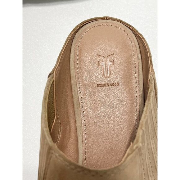 Frye Rowen‎ Gore Suede Leather Mule Slip Stacked Heel On 6.5 Beige - Picture 9 of 10